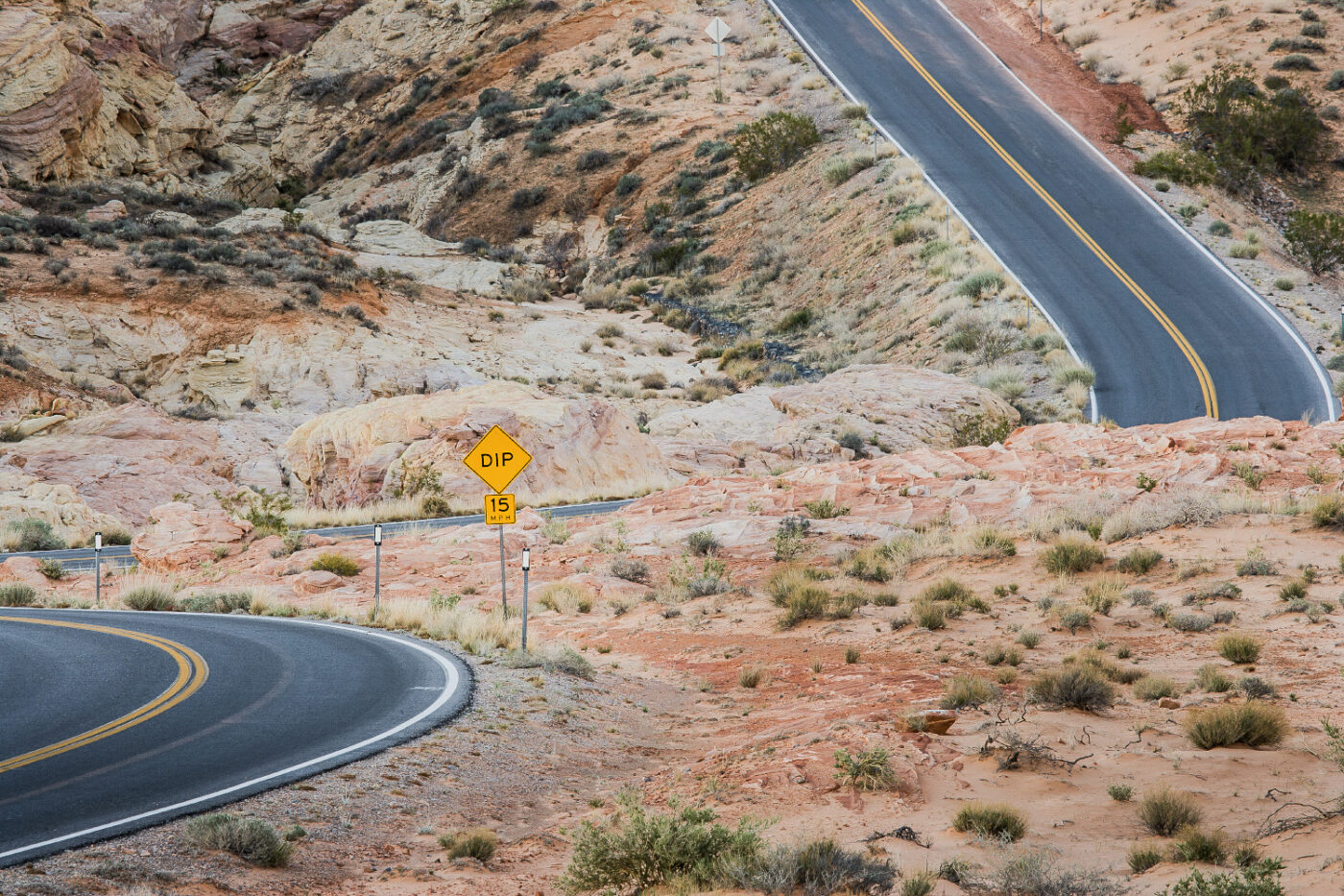Desert-Highway-Curves