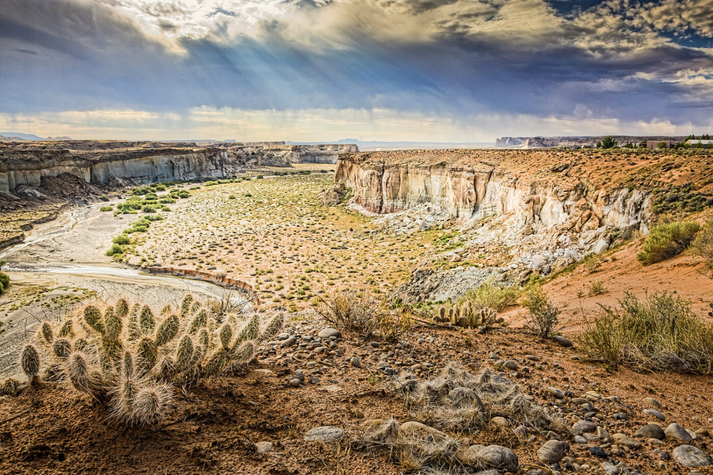 Desert-Canyon-with-River