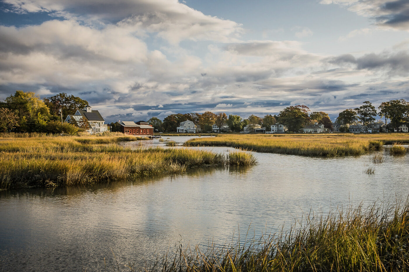 Autumn-Marshlands-Colonial-Charm