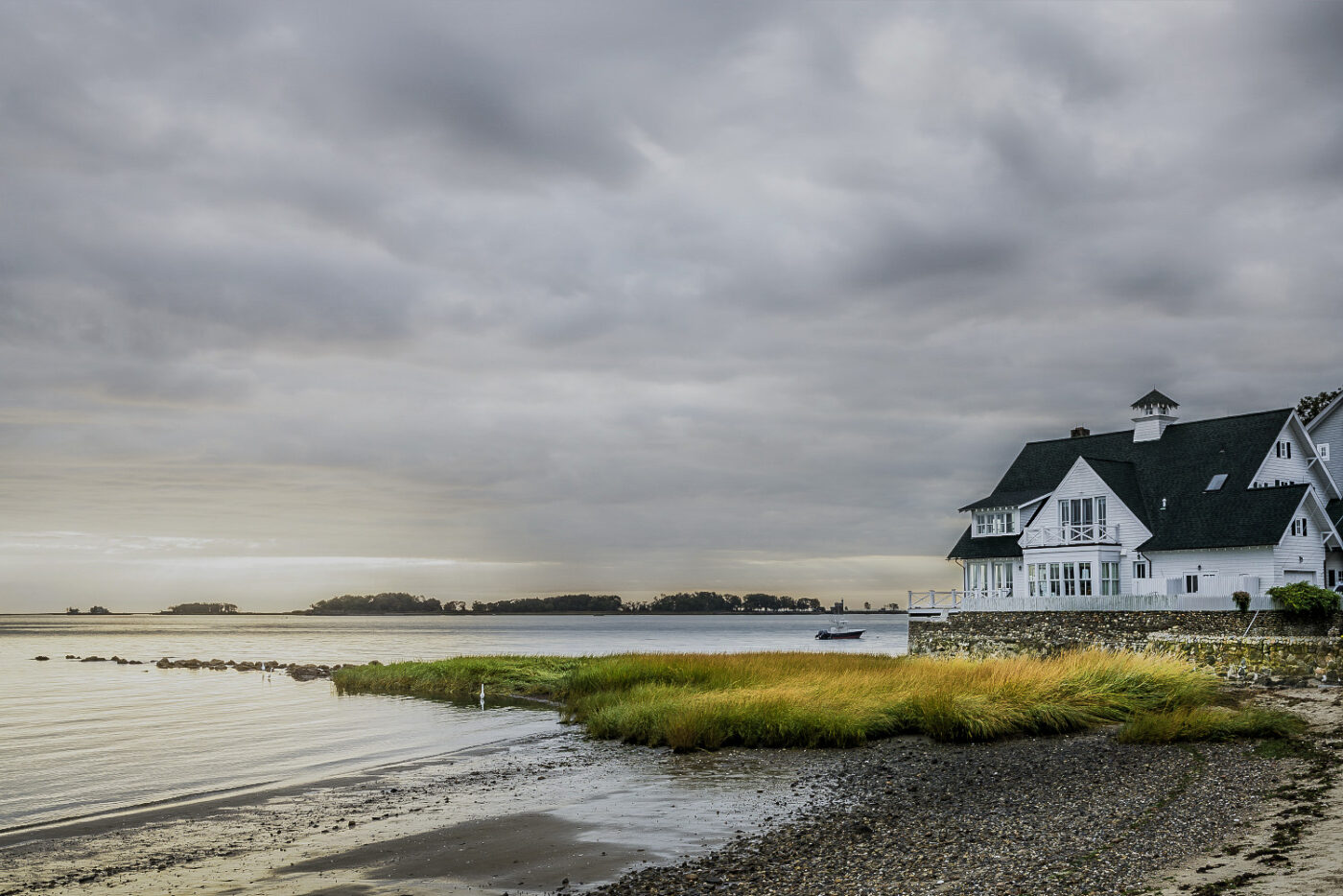 Coastal-Elegance-Meets-Gray-Waters
