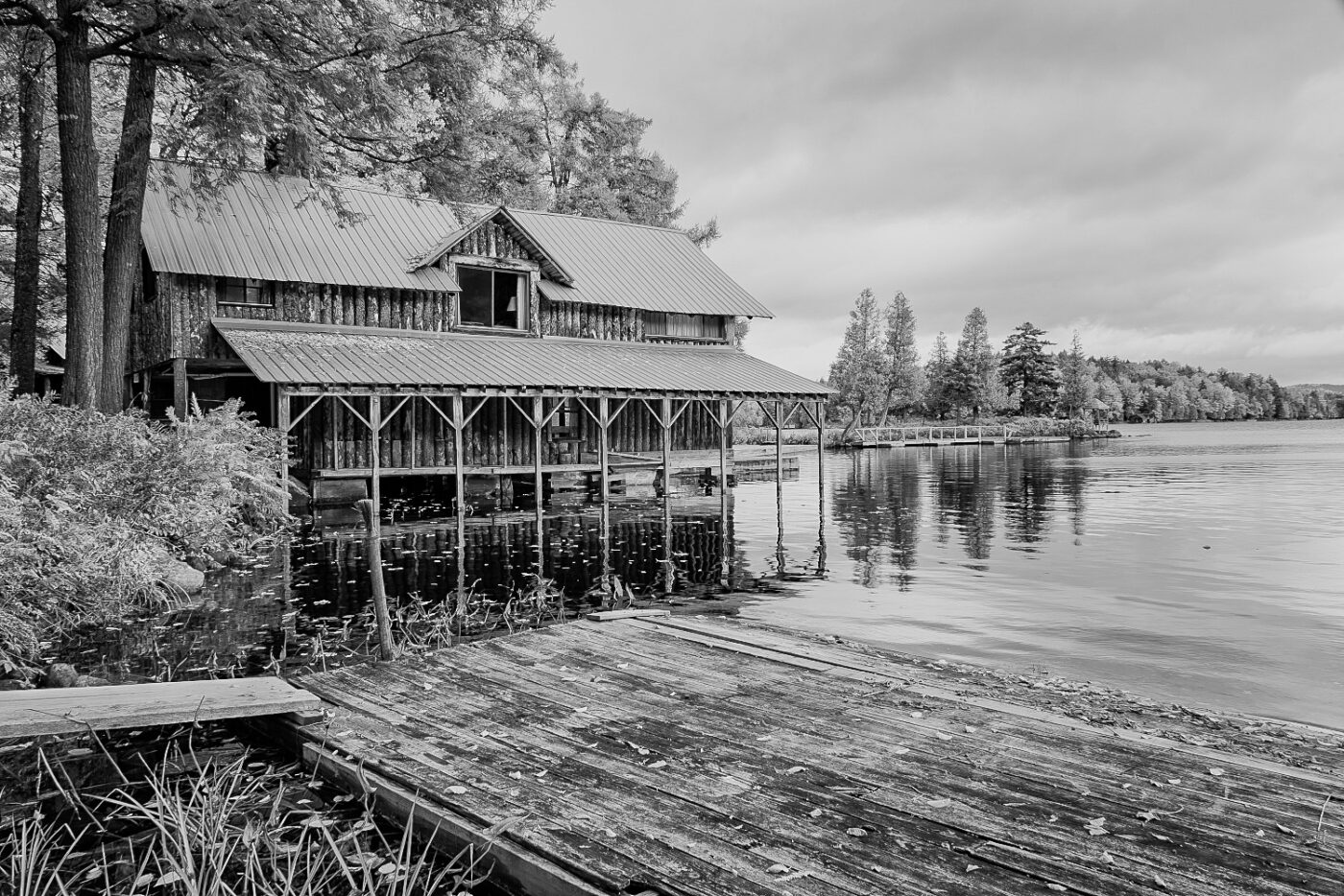 Lakeside-Boathouse-Solitude